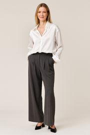 Damen – Satinbluse mit legerem Schnitt und elegantem Glanz