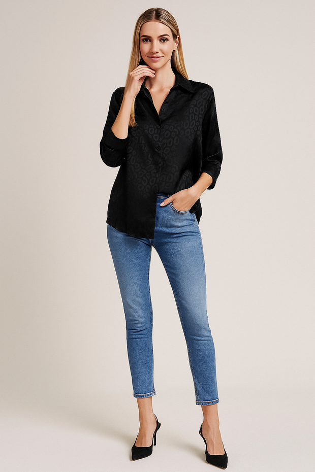 Damen – Satinbluse mit Leopardenmuster und klassischem Schnitt