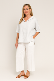 Damen – Leinenshirt mit V-Ausschnitt und lockerer Passform